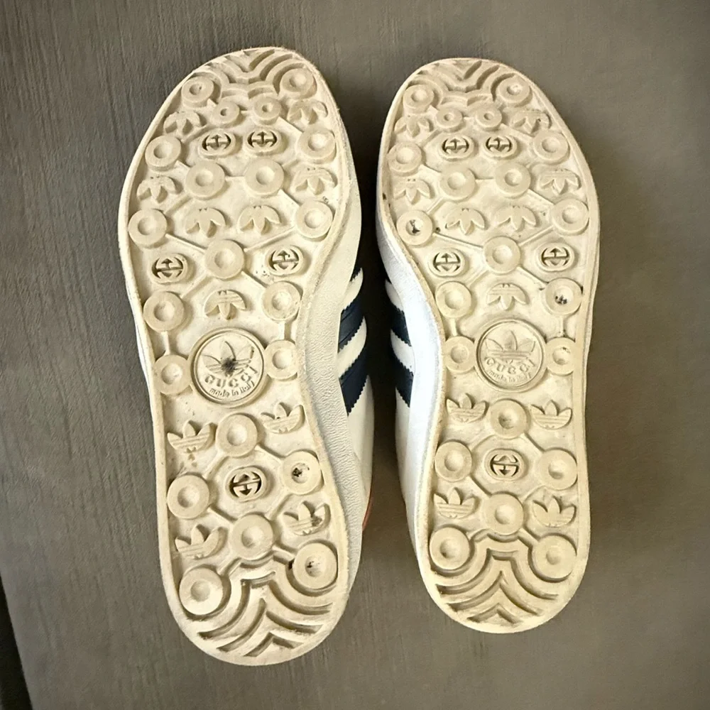 Gucci / Adidas Cream and Navy Classic Sneakers - Picture 5 of 12